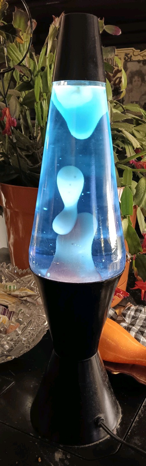 Vtg. 1997 Midnight Colection Blue Lava Lite w/White Lava - TESTED WORKS Vtg. 1997 Midnight Colection Blue Lava Lite w/White Lava - TESTED WORKS