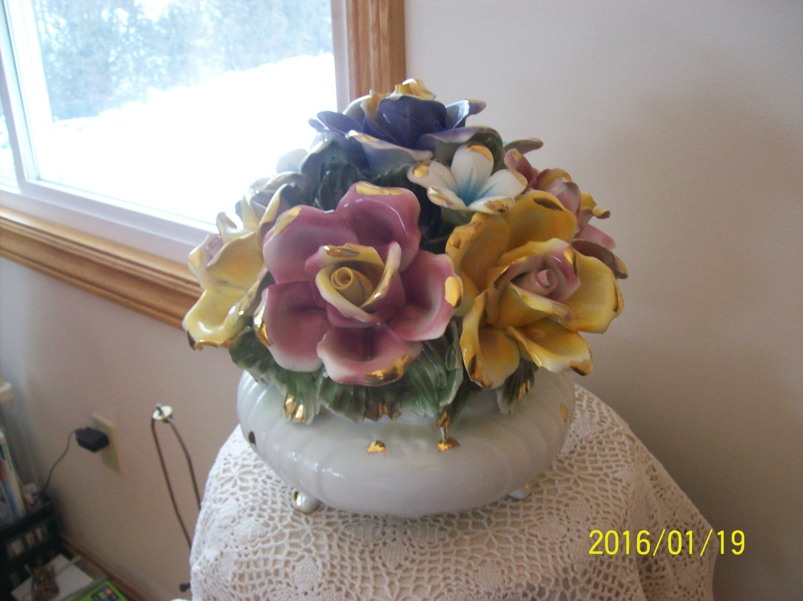 Capodimonte VTG. White Porcelain Center Piece Flower Bouquet Footed Bowl Italy Capodimonte VTG. White Porcelain Center Piece Flower Bouquet Footed Bowl Italy