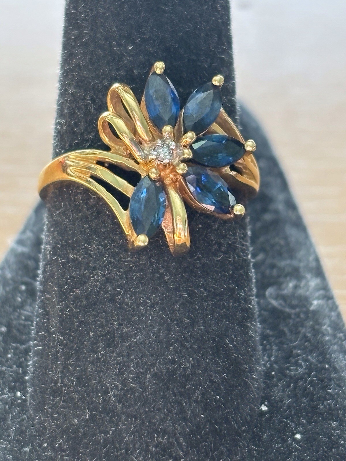 14K ladies sapphires ring,5pcs.1/4 K sapphires,size 8.5, 4.5rg TW, $475.00 14K ladies sapphires ring,5pcs.1/4 K sapphires,size 8.5, 4.5rg TW, $475.00