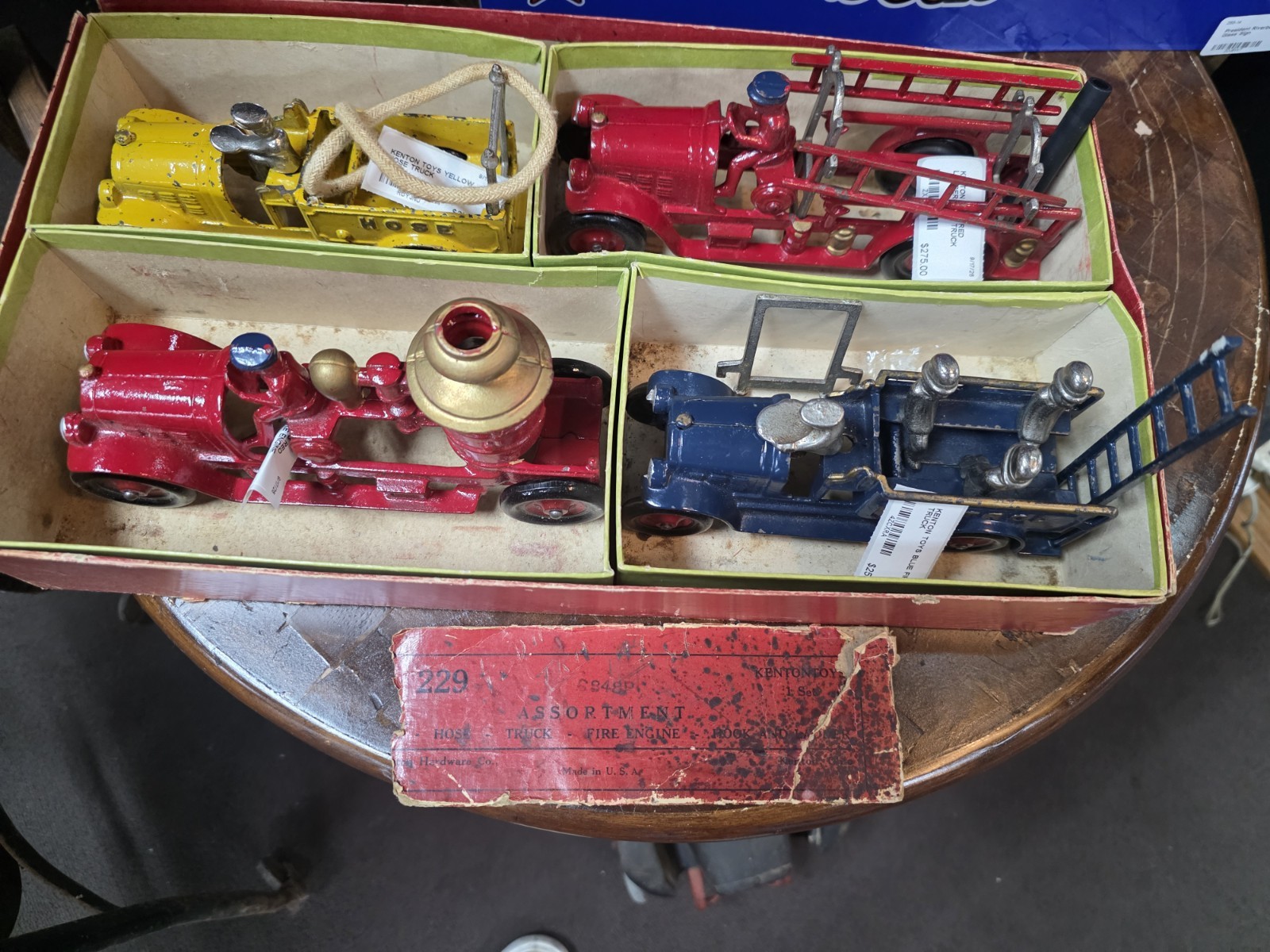 Vintage Kenton Cast Iron Toy Trucks – Original Boxes 🚒 Vintage Kenton Cast Iron Toy Trucks – Original Boxes 🚒
