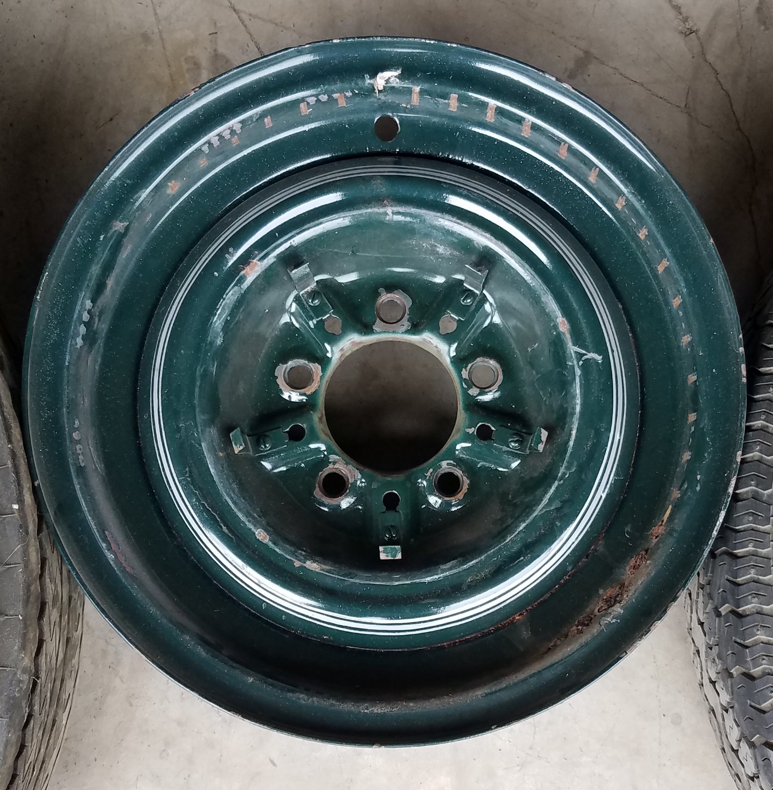 VERY RARE 1938 BUICK CENTURY FACTORY 15 INCH WHEELS IN GOOD CONDITION WITH HUBS. VERY RARE 1938 BUICK CENTURY FACTORY 15 INCH WHEELS IN GOOD CONDITION WITH HUBS.