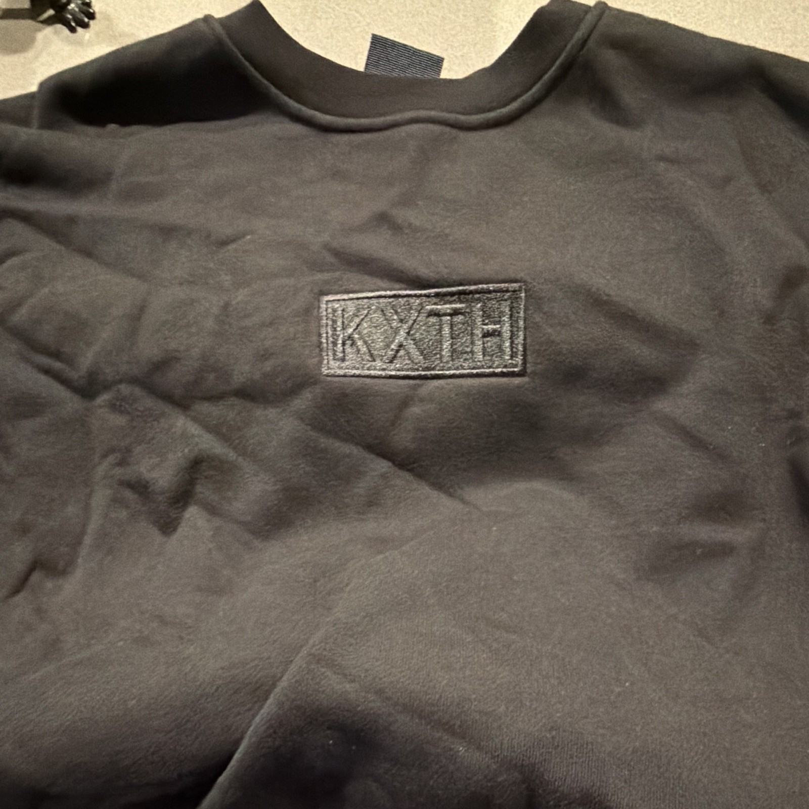 Kith Size Large, KXTH Crew Neck Kith Size Large, KXTH Crew Neck