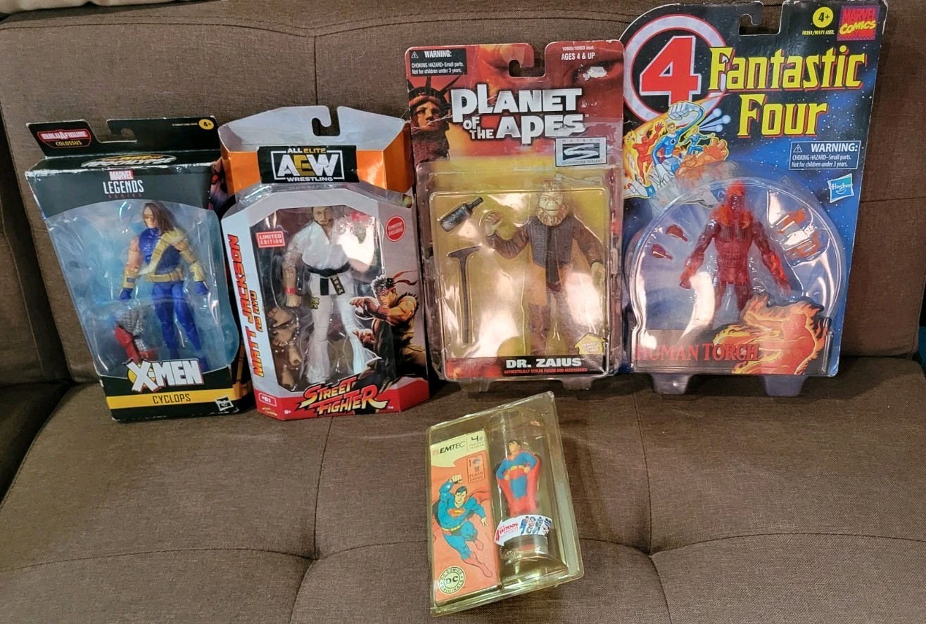 Collectible Action Figure Lot Marvel Legends Hasbro Street Fighter Superman POTA
