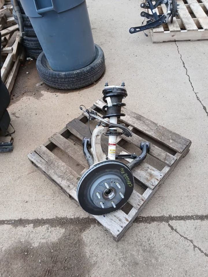 Sierra150 2026 Front Knee 3201372