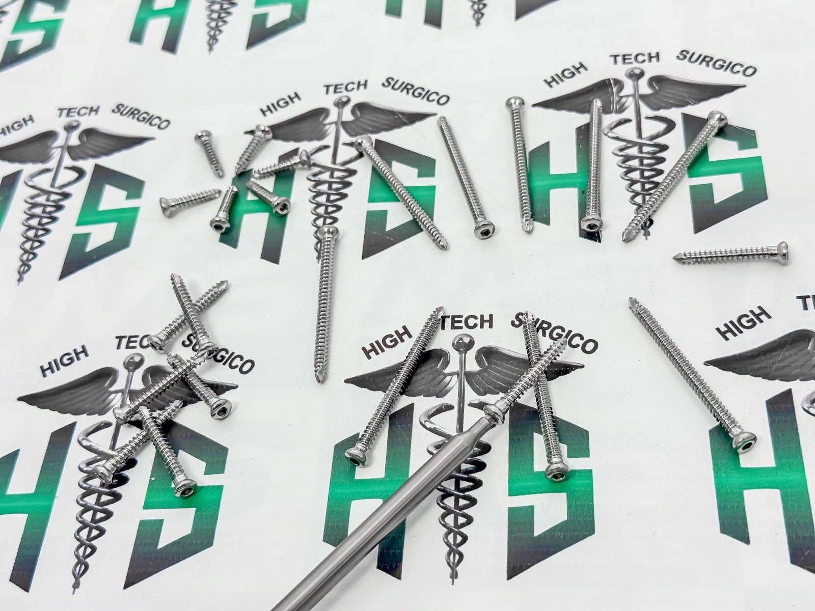 3.5mm Scréws 14mm,16mm,18mm,20mm Self Tapping Steel + Free Screwdriver (201 Pcs)