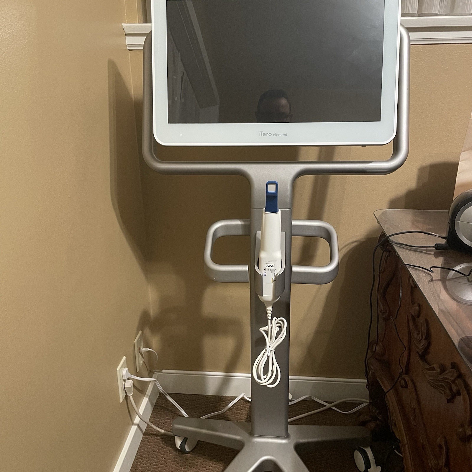 iTero Element 2 Digital Dentistry Intraoral Dental Scanner w/ Wheel Stand