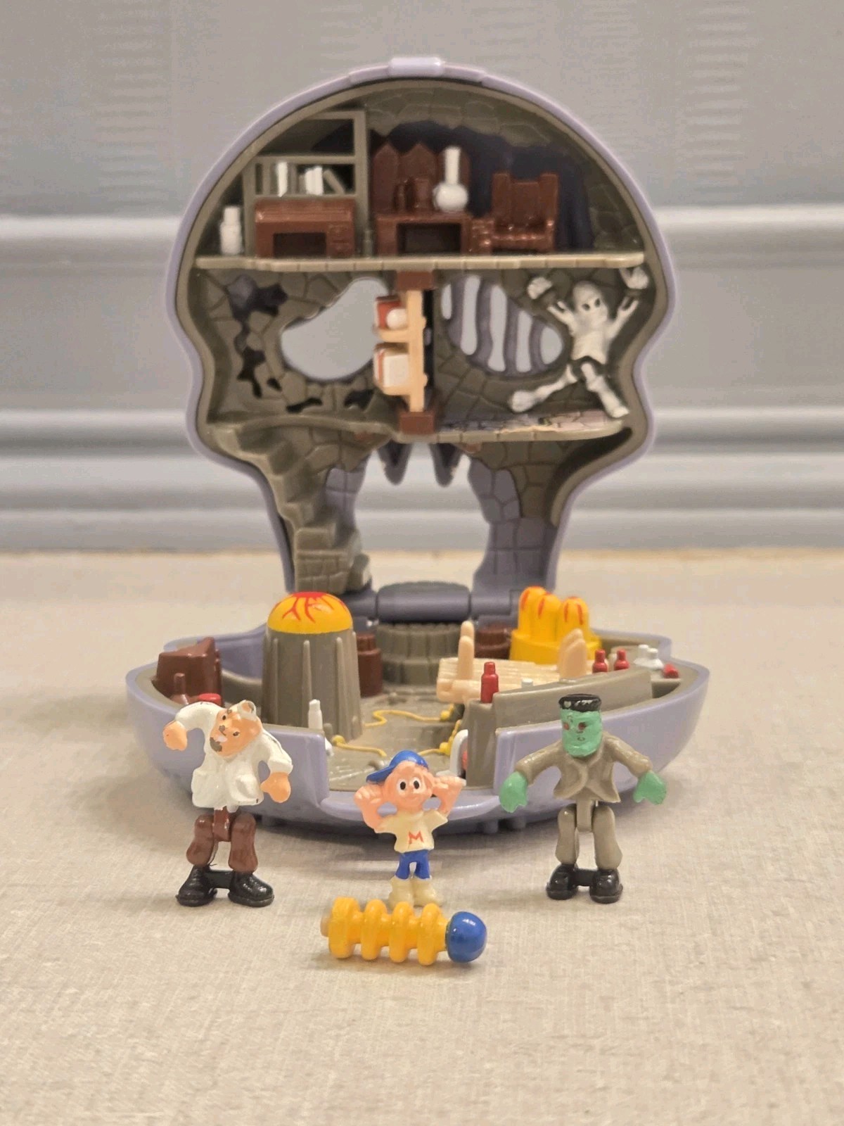 Mighty Max Escapes From Skull Dungeon Playset Bluebird 1992 Vtg Near Complete Mighty Max Escapes From Skull Dungeon Playset Bluebird 1992 Vtg Near Complete