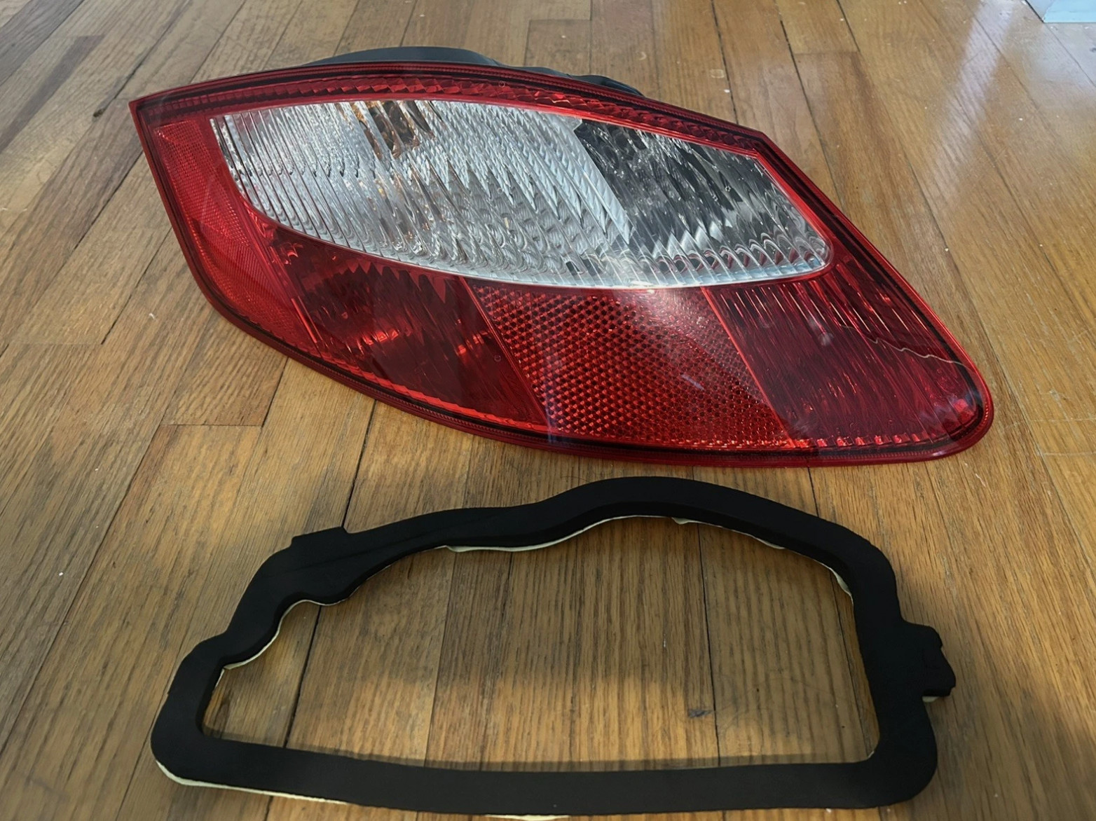 *CLEAN* 2005 - 2012 PORSCHE BOXSTER CAYMAN REAR LEFT TAIL LIGHT OEM *CLEAN* 2005 - 2012 PORSCHE BOXSTER CAYMAN REAR LEFT TAIL LIGHT OEM