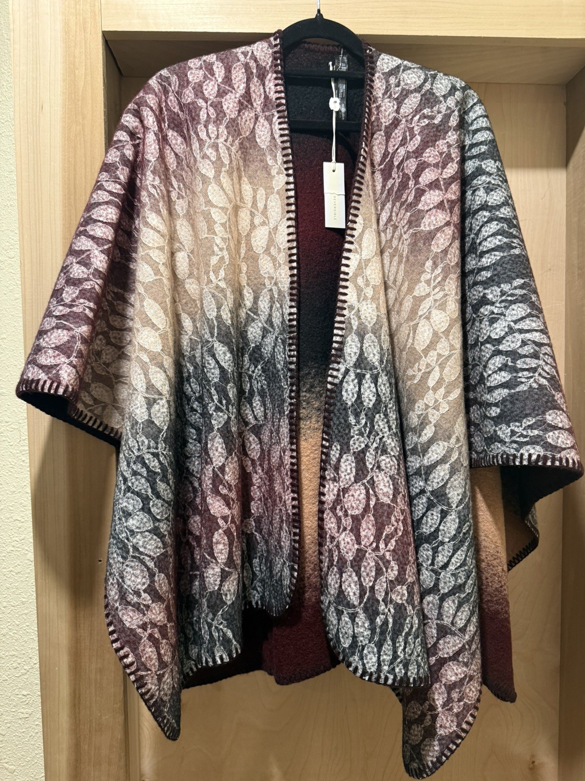 Anthropology Womens Multicolor Reversible Knit Poncho Onsize New Anthropology Womens Multicolor Reversible Knit Poncho Onsize New