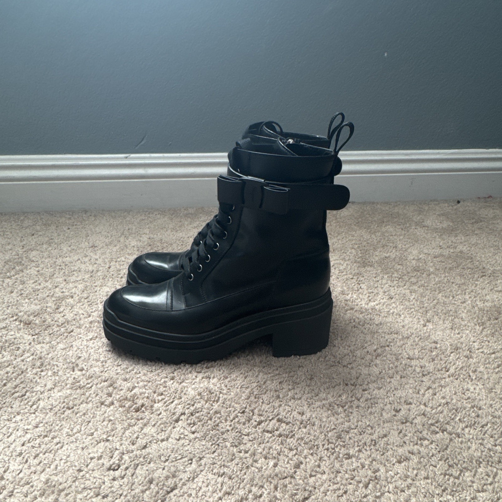 Salvatore Ferragamo Vara Women’s 8 Black Leather Combat Ankle Lace Up Buckle