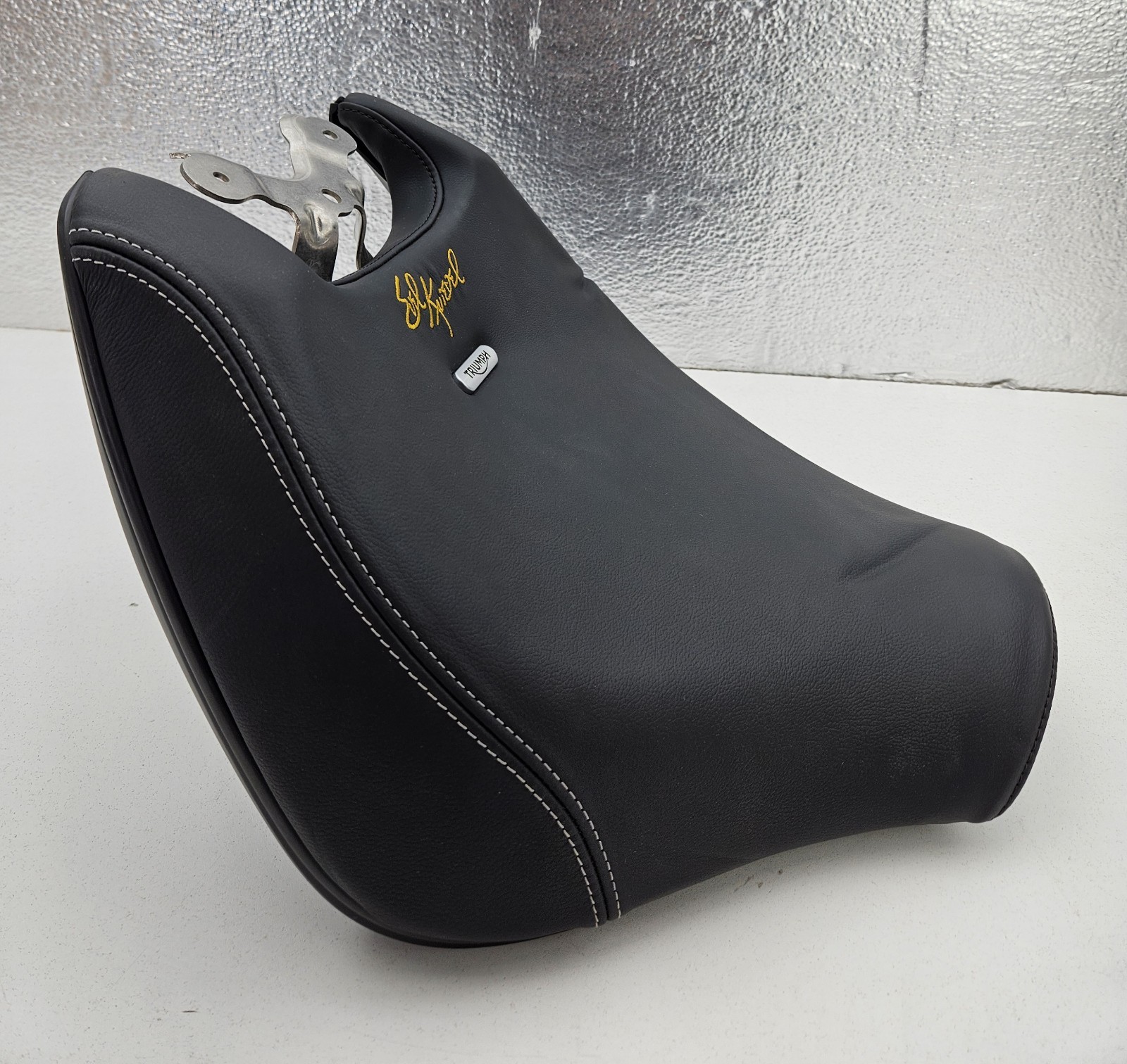 NEW 2020-2026 Triumph Rocket 3 Evel Knievel Touring Seat OEM LT NEW 2020-2026 Triumph Rocket 3 Evel Knievel Touring Seat OEM LT