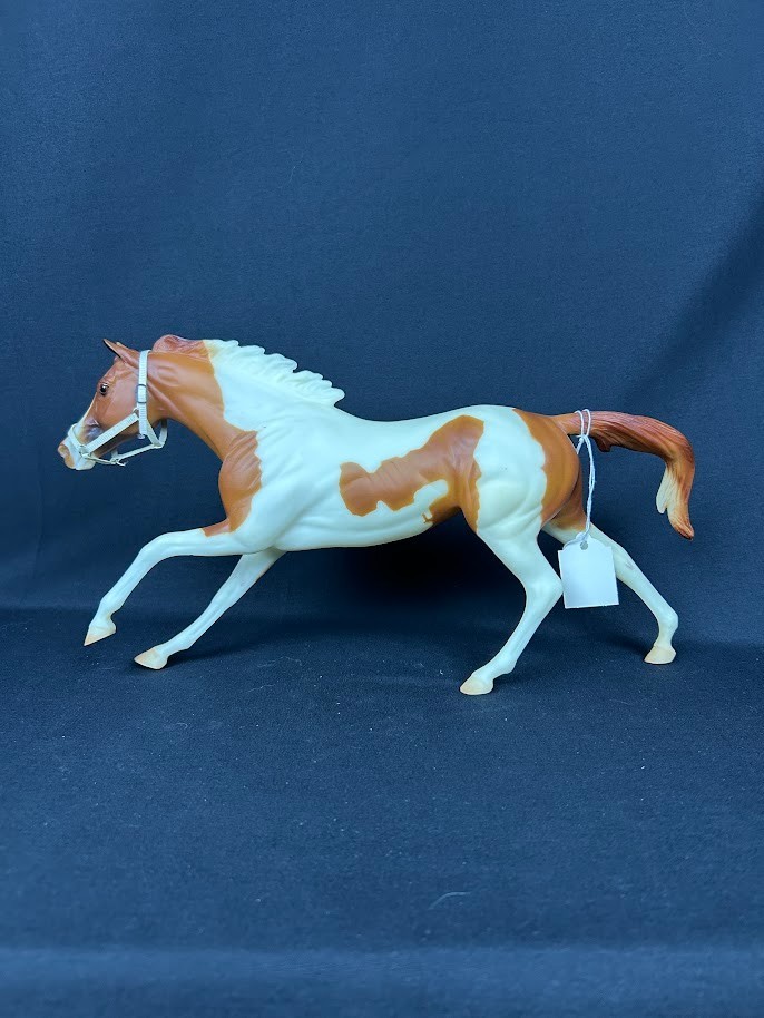 Breyer Special Delivery 1999 pinto horse JAH special edition #741 with COA