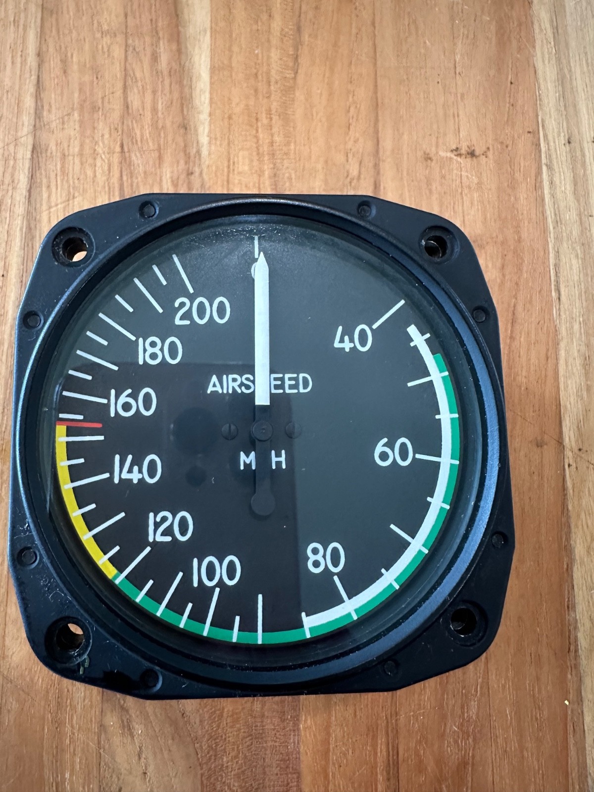 United Instruments Airspeed indicator 0-200 PN: SA-40-1LB United Instruments Airspeed indicator 0-200 PN: SA-40-1LB