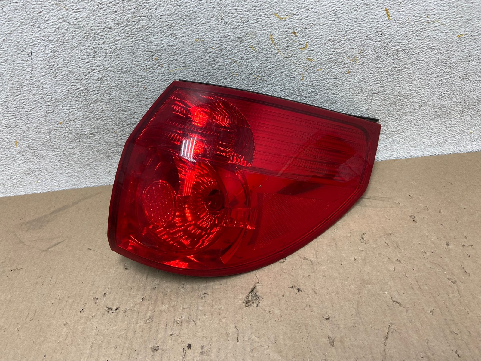 2006 - 2010 Toyota Sienna Right Passenger Side Tail Light AH7610 LK