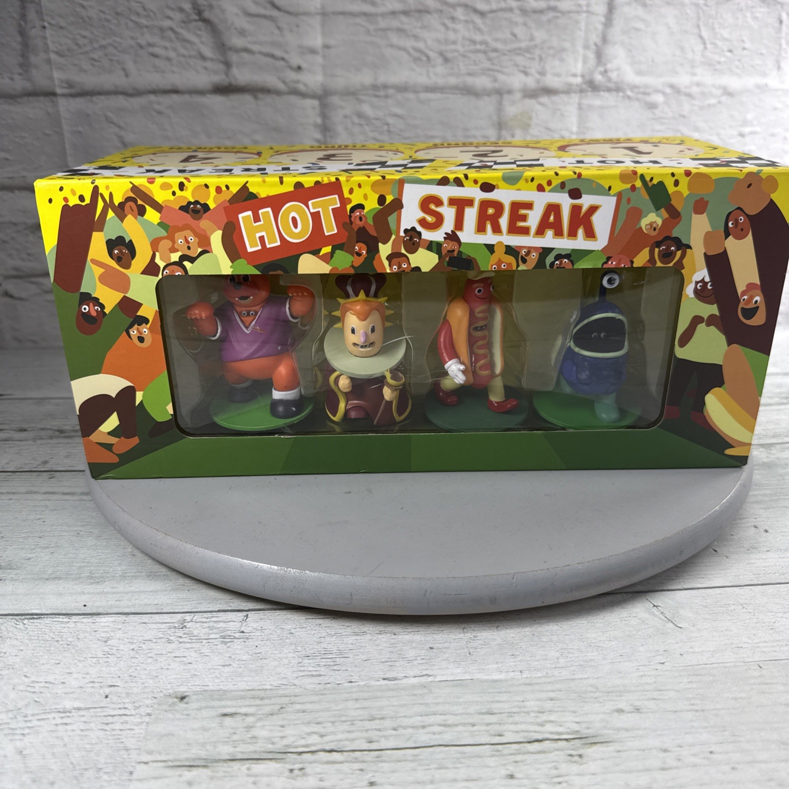 Race Fast and Win Big - Hot Streak Party Game with Mascot Betting Race Fast and Win Big - Hot Streak Party Game with Mascot Betting