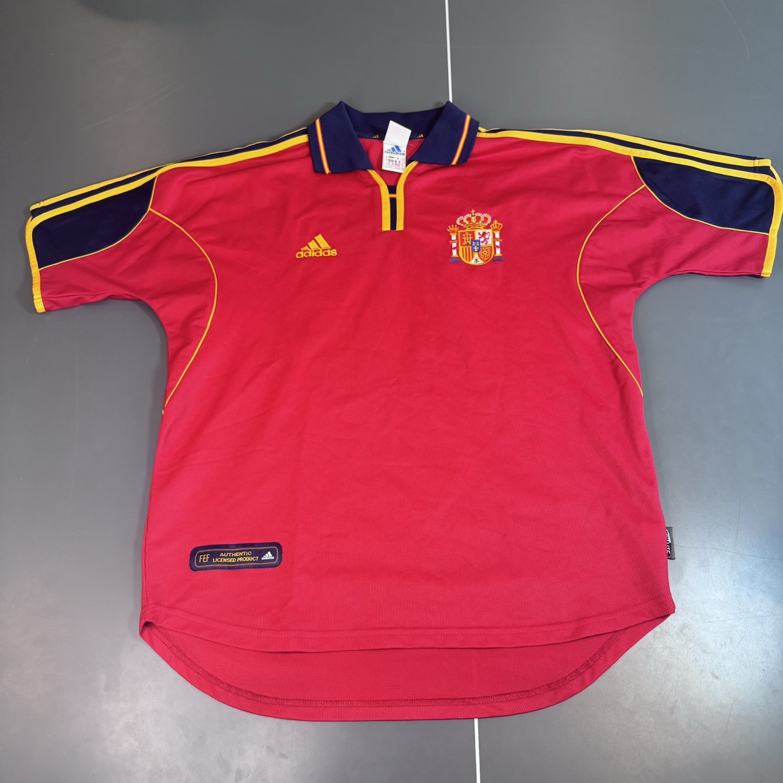Vintage Adidas Spain 1999–2002 Home Jersey Raúl #10 Medium Red Soccer Futbol Vintage Adidas Spain 1999–2002 Home Jersey Raúl #10 Medium Red Soccer Futbol