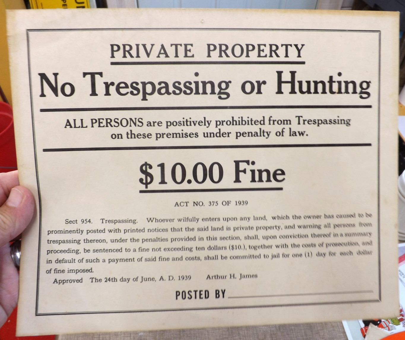 VINTAGE PRIVATE PROPERTY NO TRESPASSING OR HUNTING SIGN CARDBOARD 9\ VINTAGE PRIVATE PROPERTY NO TRESPASSING OR HUNTING SIGN CARDBOARD 9\