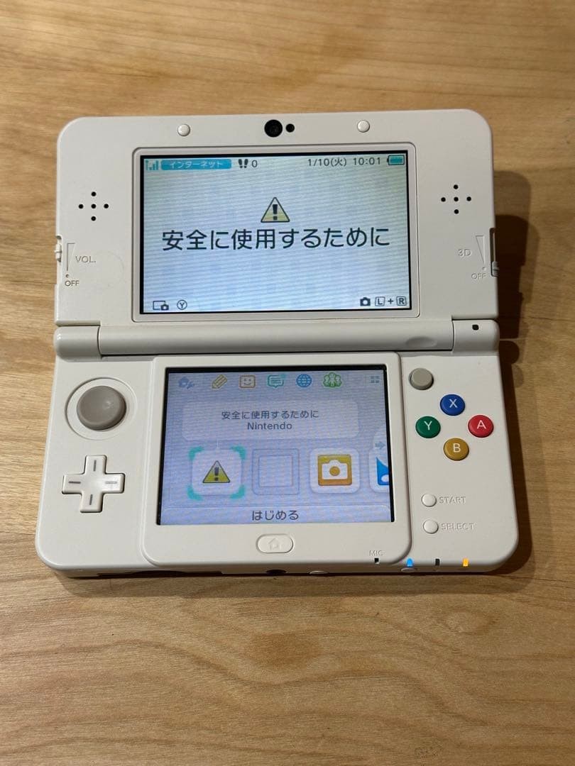 Nintendo new 3DS White Japanese Version Console Tested Working w/ Stylus Nintendo new 3DS White Japanese Version Console Tested Working w/ Stylus