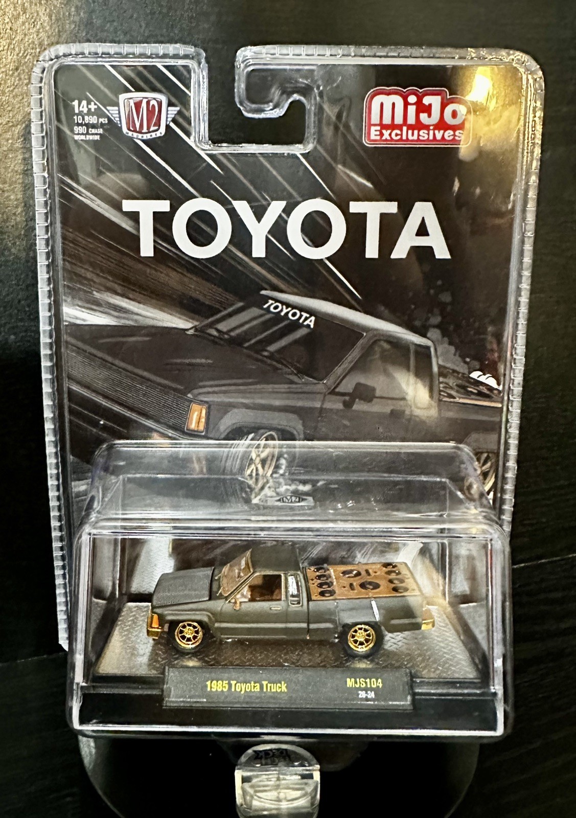 CHASE M2 Machines 1:64 1985 Toyota Pickup Truck Slammed Custom – Matte Grey CHASE M2 Machines 1:64 1985 Toyota Pickup Truck Slammed Custom – Matte Grey