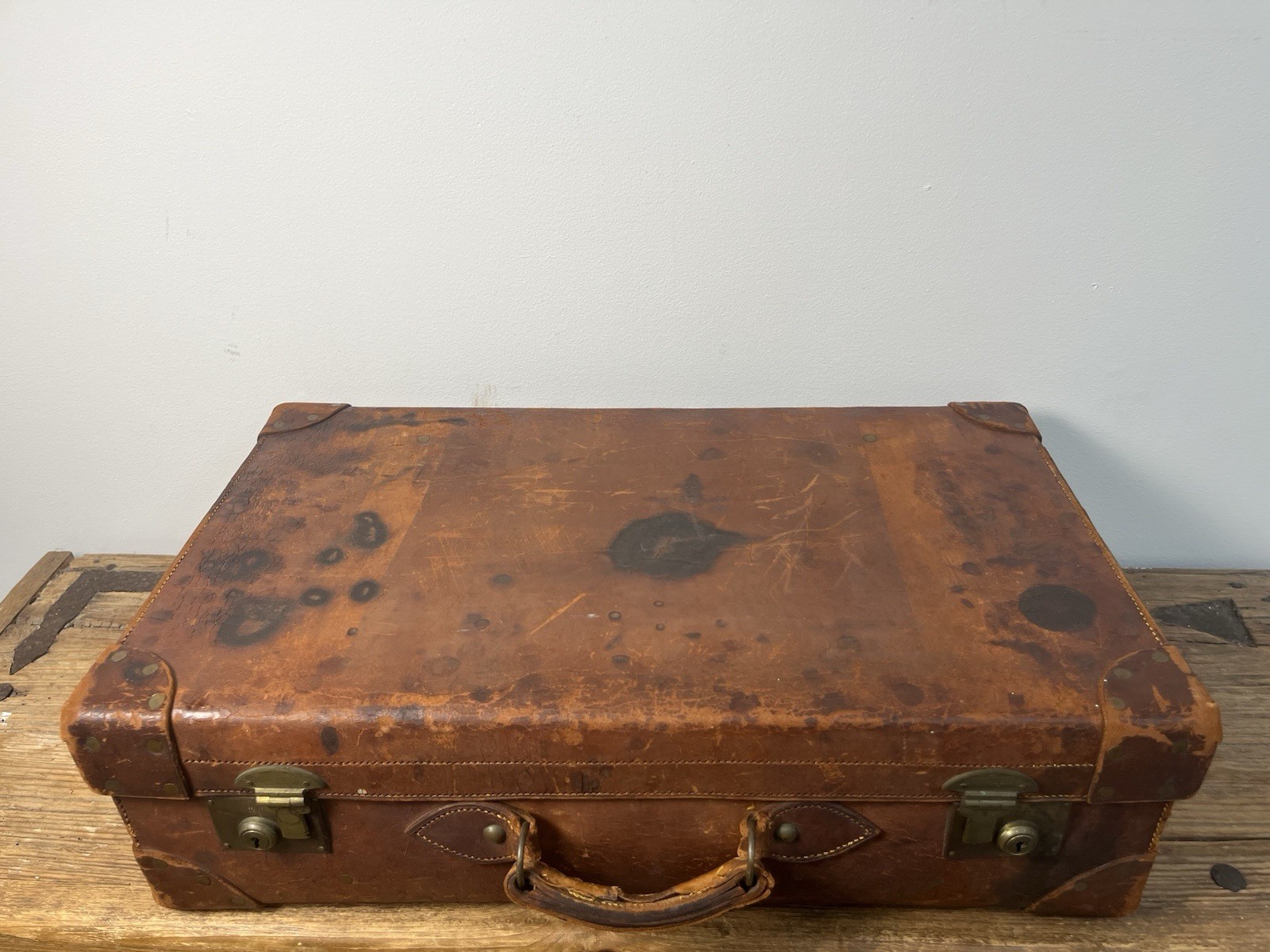 Antique Vintage Davis Maker Of London leather Travel Case