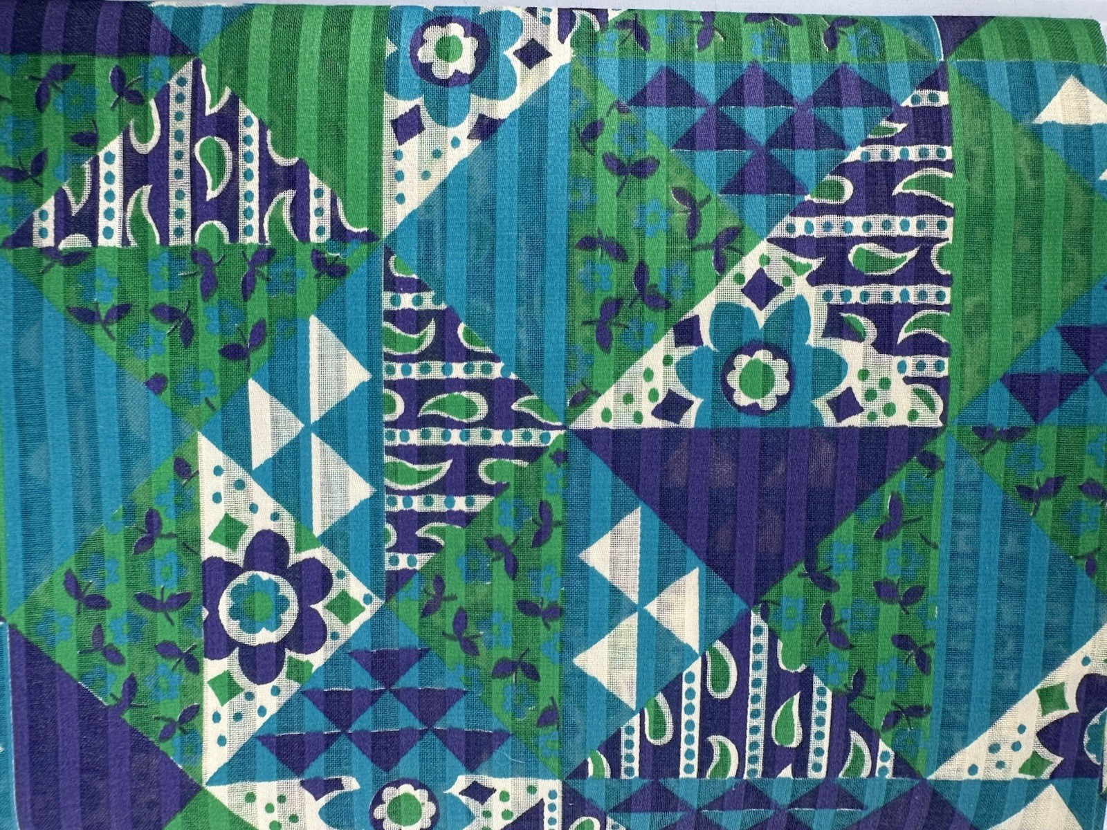 Vintage Wamsutta Mills Fabric Groovy Geometric MCM Retro Mod Print 56”x45” Vintage Wamsutta Mills Fabric Groovy Geometric MCM Retro Mod Print 56”x45”