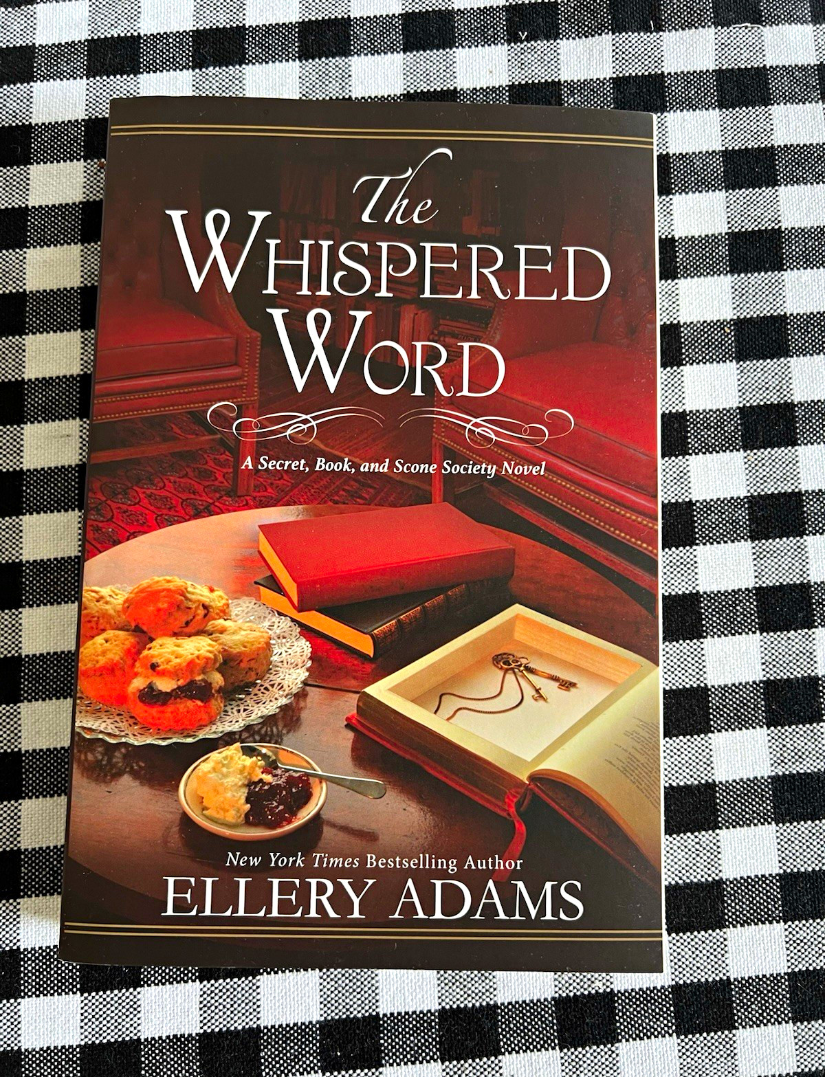 Ellery Adams The Whispered Word: A Secret, Book and Scone Society Novel PB 2019 Ellery Adams The Whispered Word: A Secret, Book and Scone Society Novel PB 2019