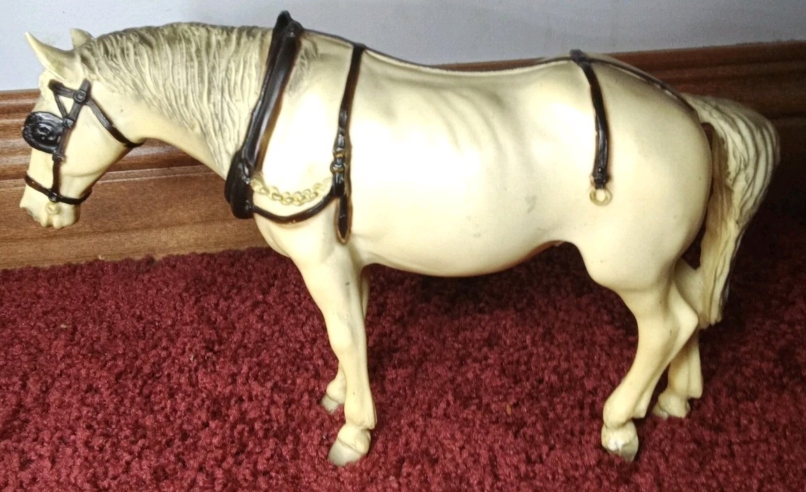 Vintage Breyer Molding Co Old Timer Horse White Grey Alabaster/Yellow Finish 70s