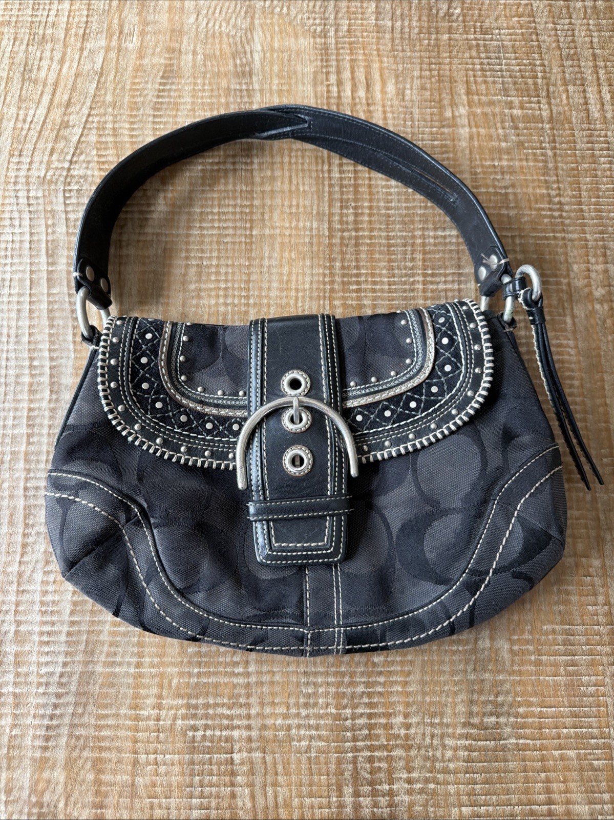 Vintage Coach Y2K Soho Shoulder Bag Buckle Studded Black Monogram Purse F11517 Vintage Coach Y2K Soho Shoulder Bag Buckle Studded Black Monogram Purse F11517