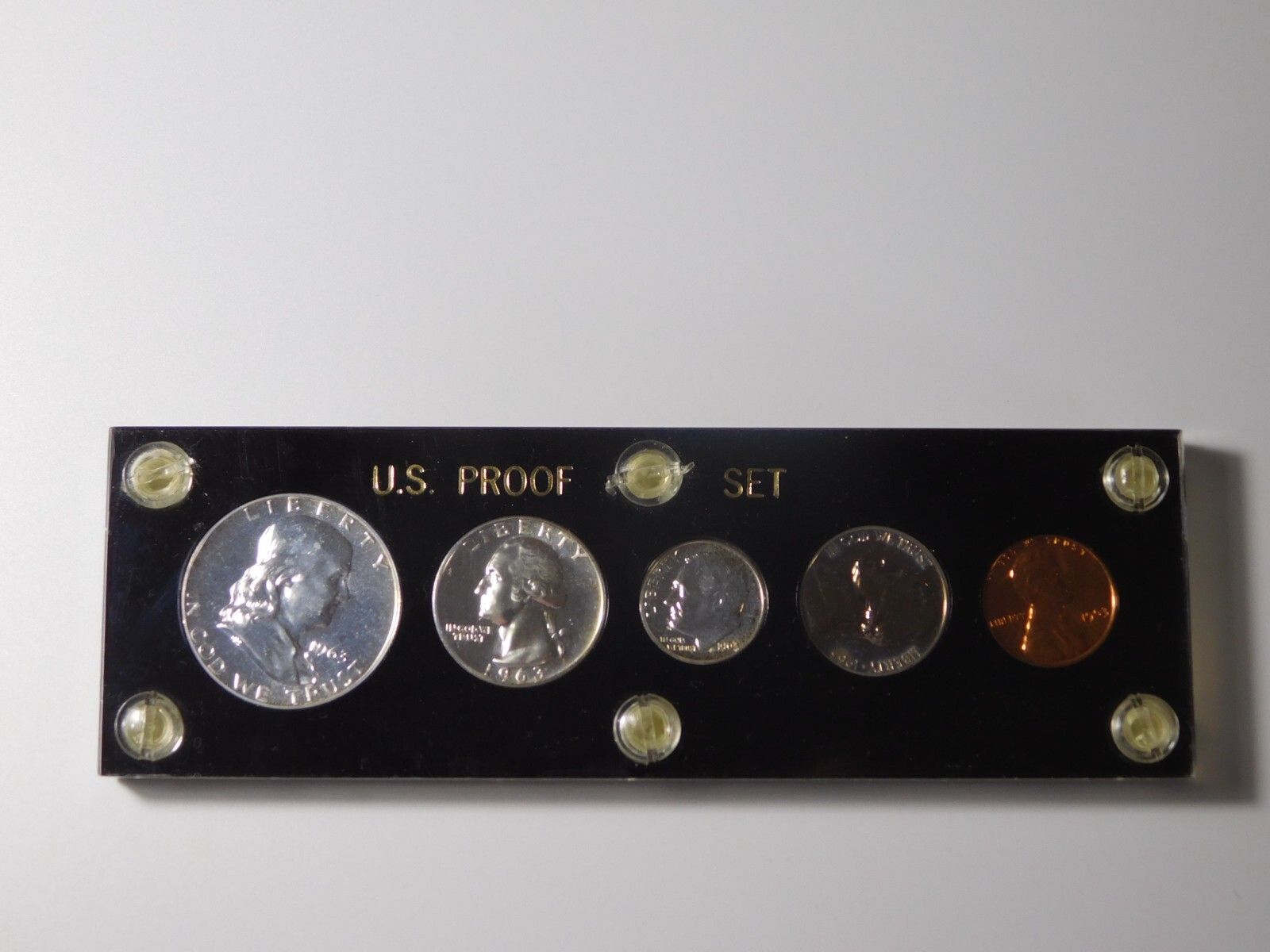 VINTAGE 1963 HALF DOLLAR QUARTER DIME NICKEL CENT US COINS PROOF SET VINTAGE 1963 HALF DOLLAR QUARTER DIME NICKEL CENT US COINS PROOF SET