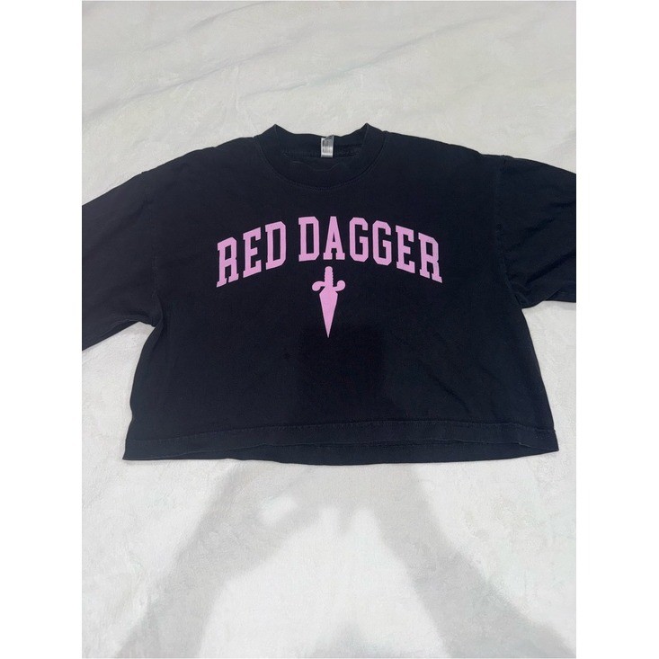 Black Pink RED DAGGER Graphic Cropped Tee Y2K Streetwear Black Pink RED DAGGER Graphic Cropped Tee Y2K Streetwear
