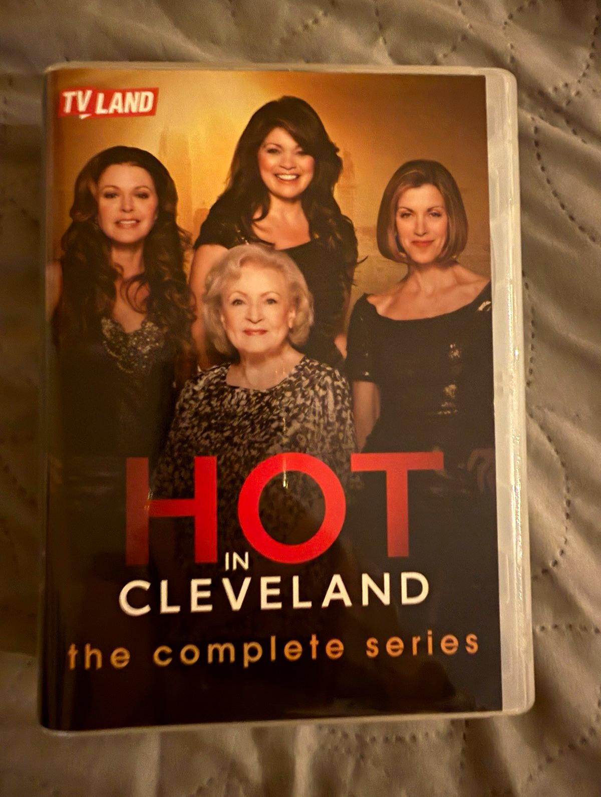 TV Land Hot in Cleveland Complete Series DVD Box Set Widescreen (2021) TV Land Hot in Cleveland Complete Series DVD Box Set Widescreen (2021)