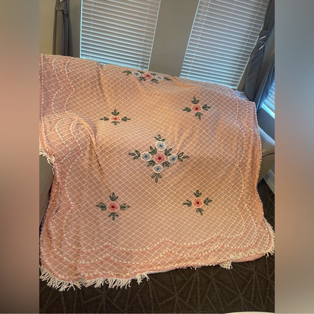 Vintage Cabin Crafts Needle Tuft Original Bedspread Vintage Blanket Pink Flower Vintage Cabin Crafts Needle Tuft Original Bedspread Vintage Blanket Pink Flower