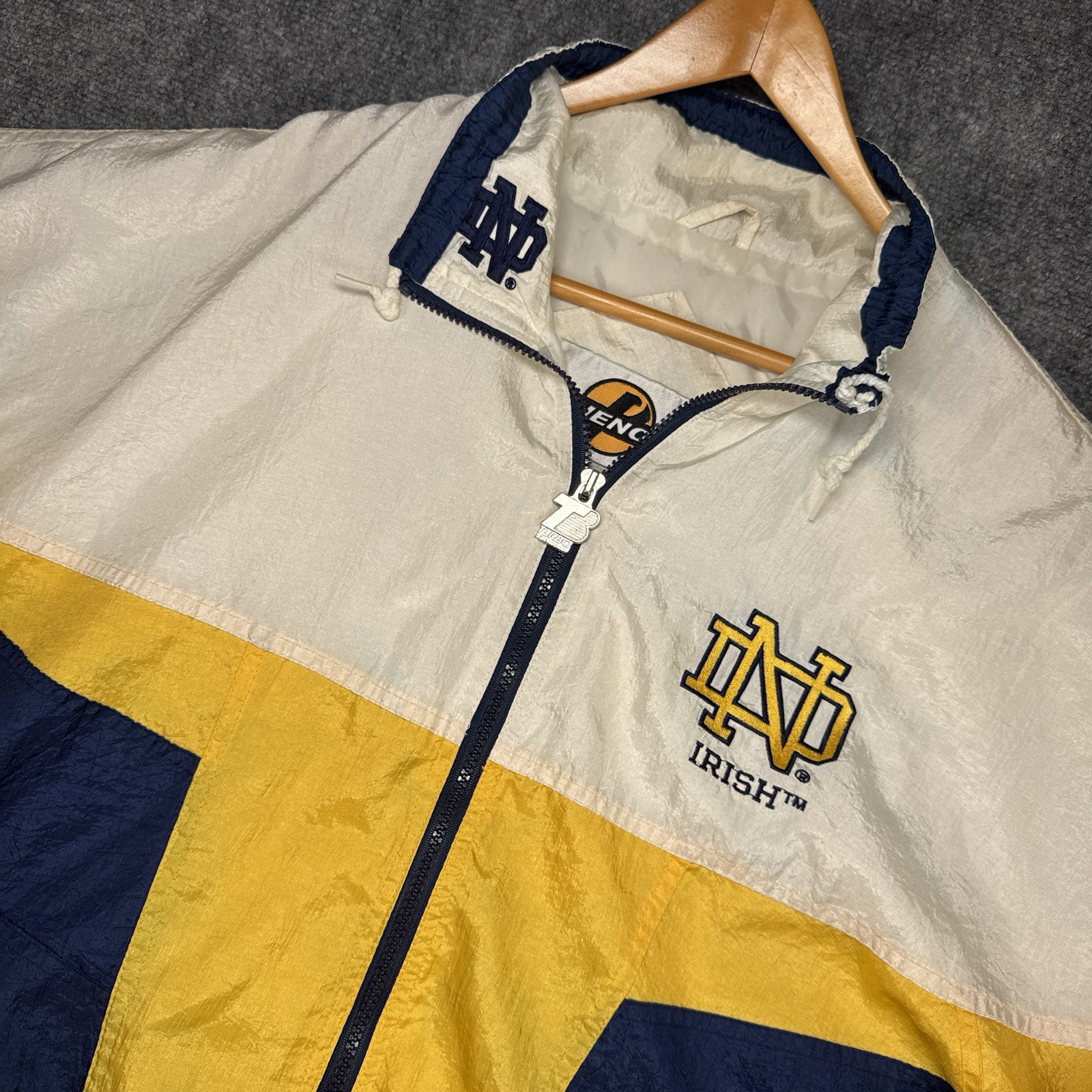 Vintage Notre Dame Fighting Irish Phenom Windbreaker - 90s Men’s size Large