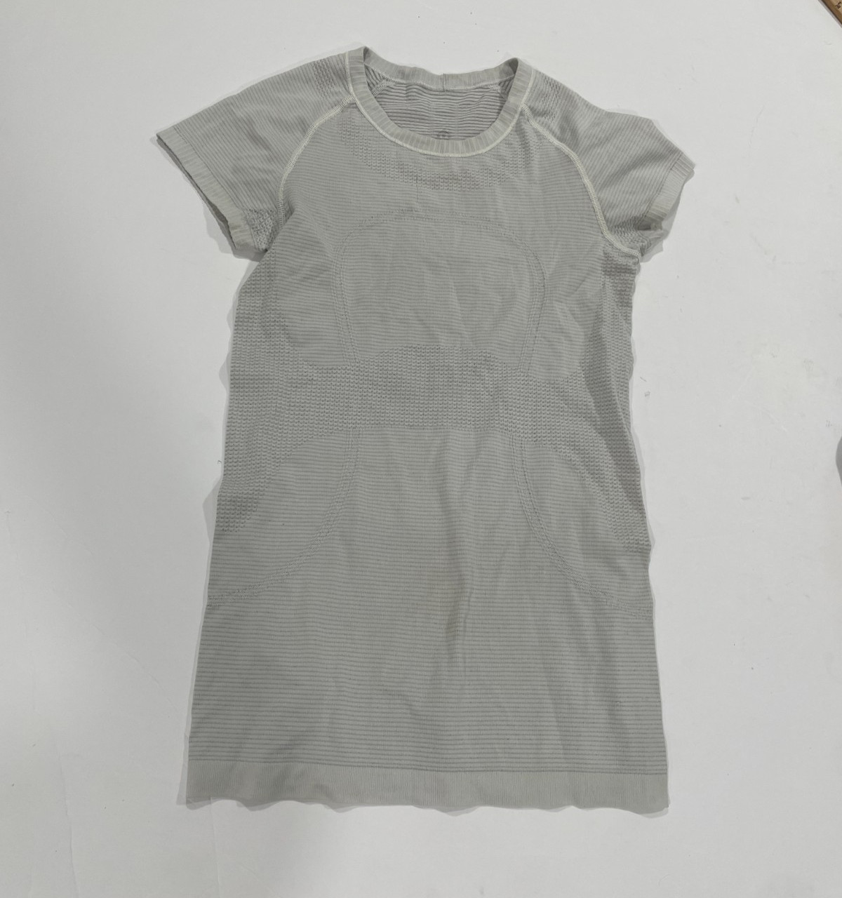 Lululemon Swiftly Tech Short Sleeve Shirt 4 White/Gray Seamless Tee Lululemon Swiftly Tech Short Sleeve Shirt 4 White/Gray Seamless Tee