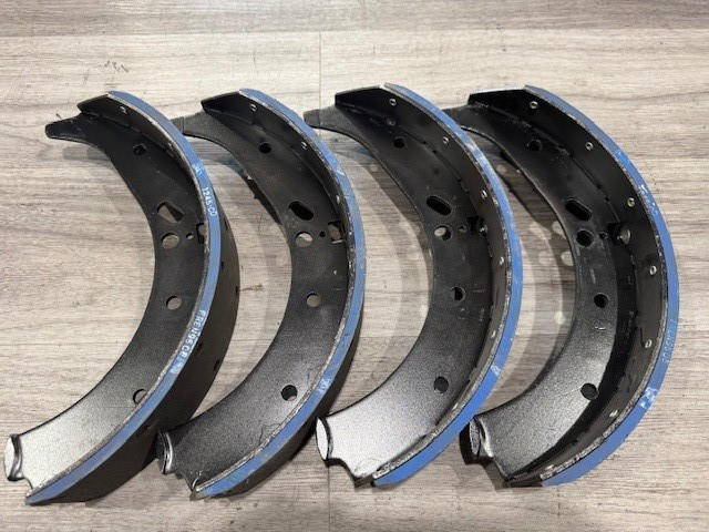 FE-57763, E-2549 Heavy Duty Brake Shoes 15x3, antique truck brake shoe set