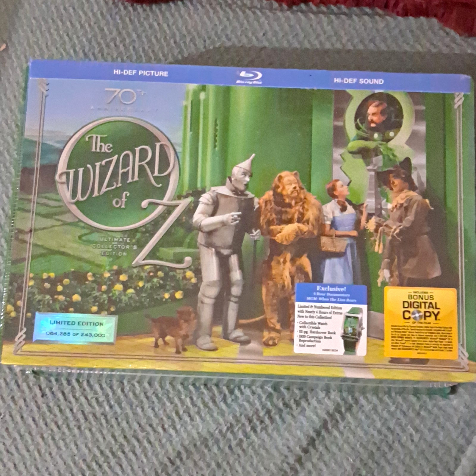 MGM The Wizard of Oz 70th Anniversary Ultimate Collector\'s Blu-ray Box+Digital MGM The Wizard of Oz 70th Anniversary Ultimate Collector\'s Blu-ray Box+Digital