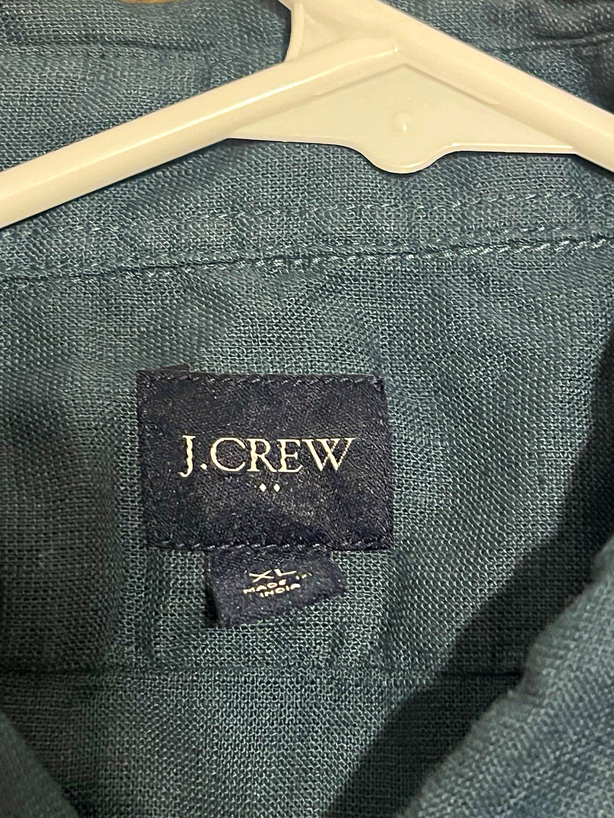 J.Crew mens solid green woven button down collar long sleeve shirt XL J.Crew mens solid green woven button down collar long sleeve shirt XL