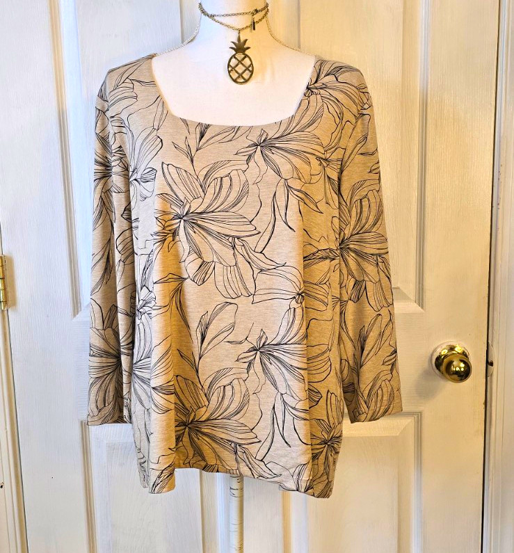 Chico\'s Beige/Black Floral Square Neck 3/4 Sleeve Stretch Jersey Pullover Top XL Chico\'s Beige/Black Floral Square Neck 3/4 Sleeve Stretch Jersey Pullover Top XL