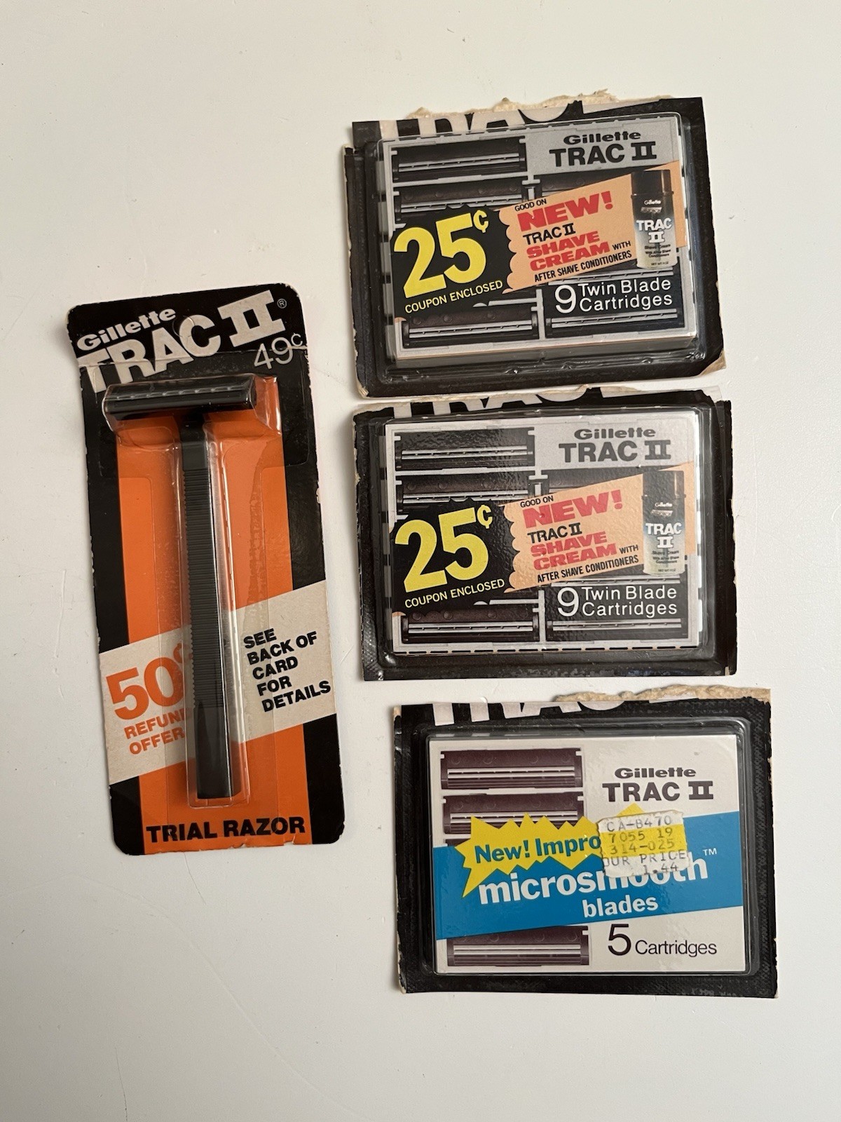 Gillette Trac II Trial Razor & 23 Refill Cartridges Vintage NOS Lot Gillette Trac II Trial Razor & 23 Refill Cartridges Vintage NOS Lot