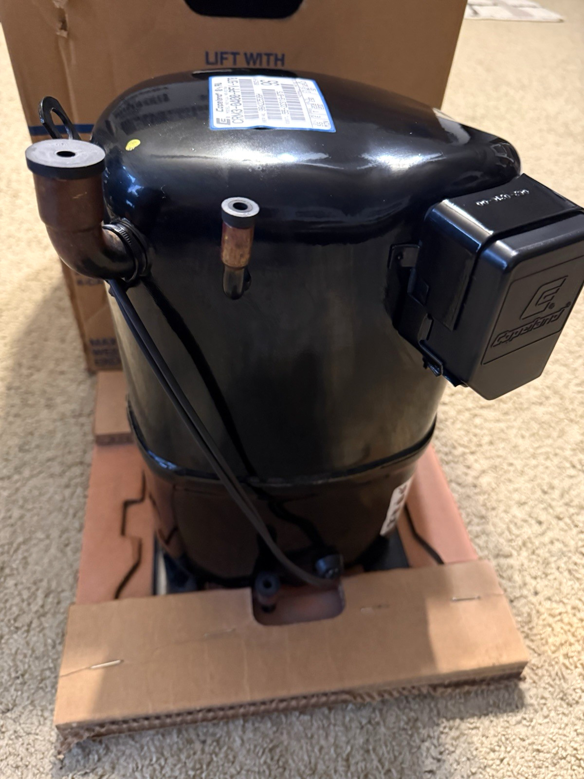 Copeland Compressor Crm3-0400-pfv-970 , 3 1/2 Ton , 4-4.5hp , 55,000 BTU NOS Copeland Compressor Crm3-0400-pfv-970 , 3 1/2 Ton , 4-4.5hp , 55,000 BTU NOS