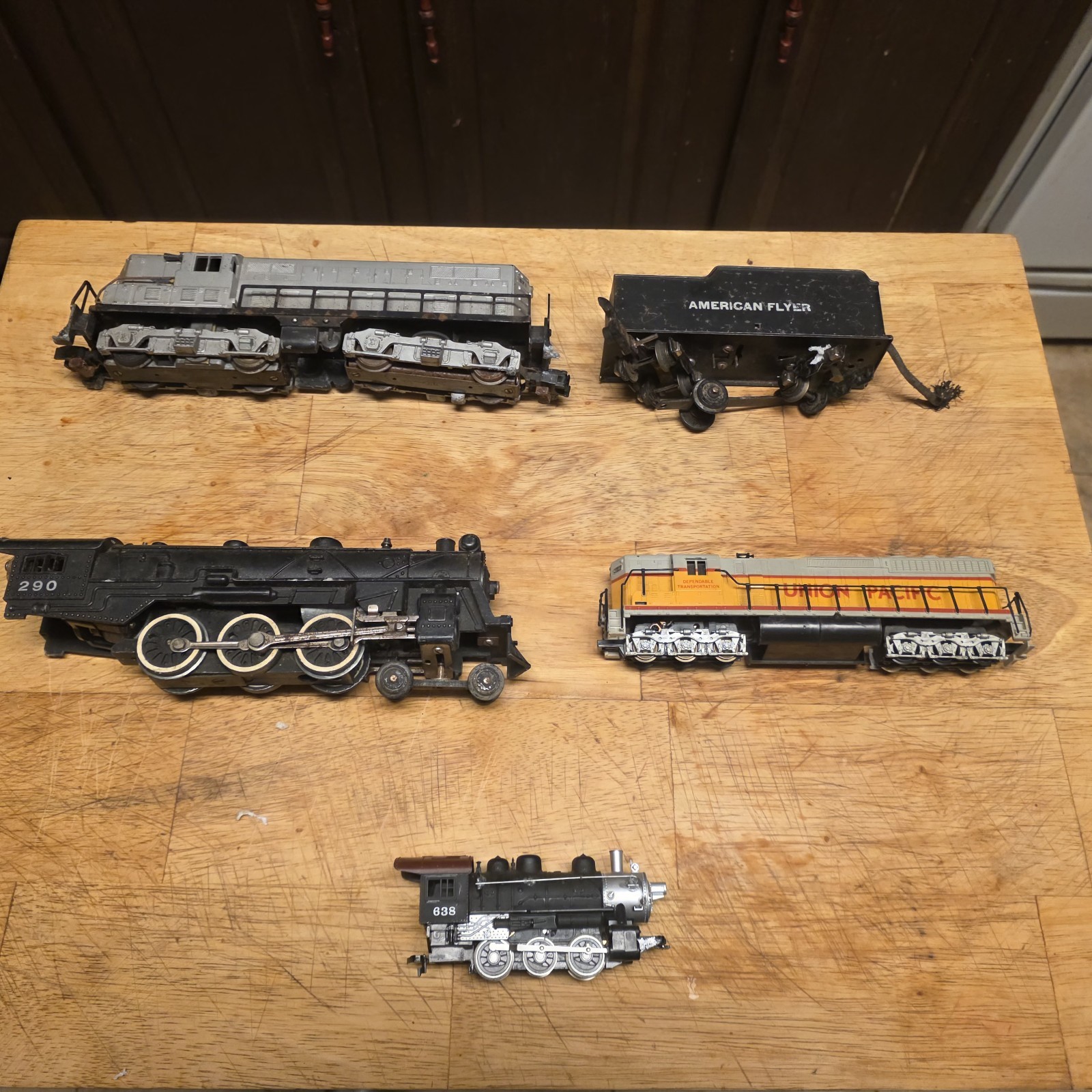  Lot of 50s 60s  Lionel American Flyer Trains for Restoration/Maintenance & More