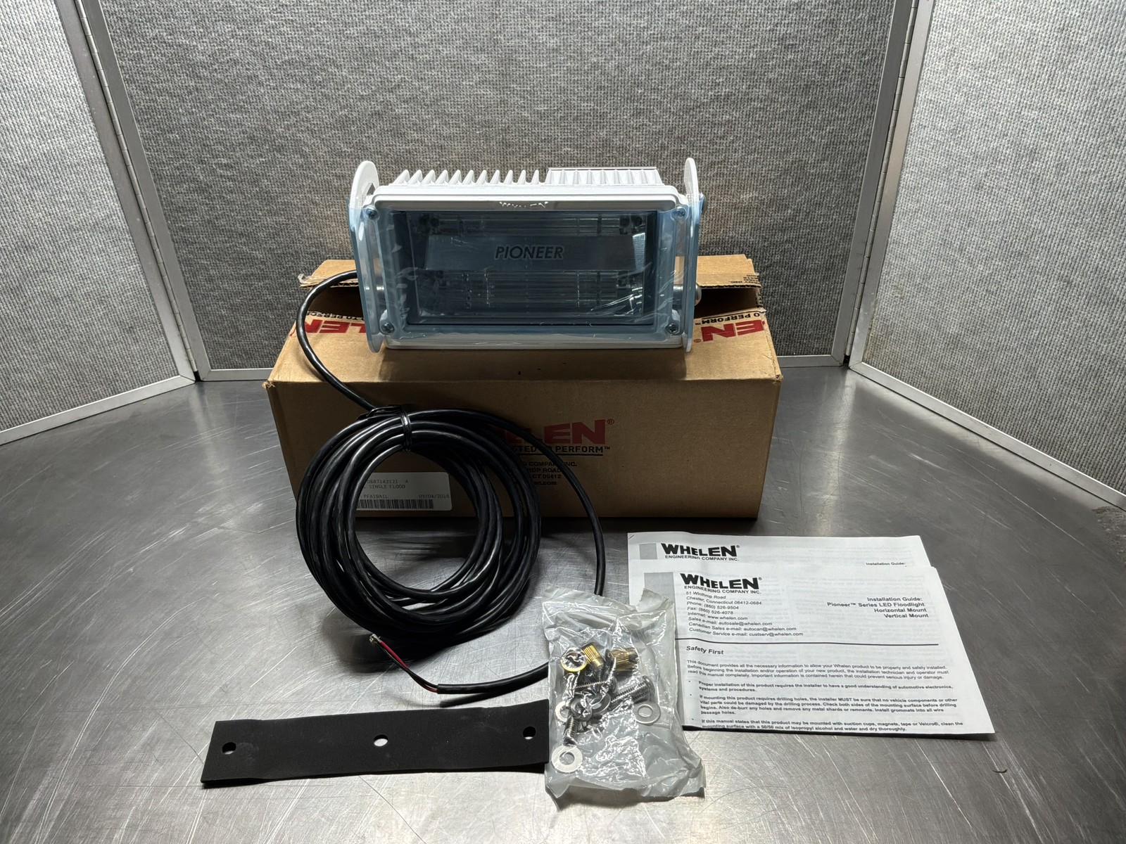 Whelen Pioneer Horz Bail Single LED Flood Light Model PFA1 Whelen Pioneer Horz Bail Single LED Flood Light Model PFA1