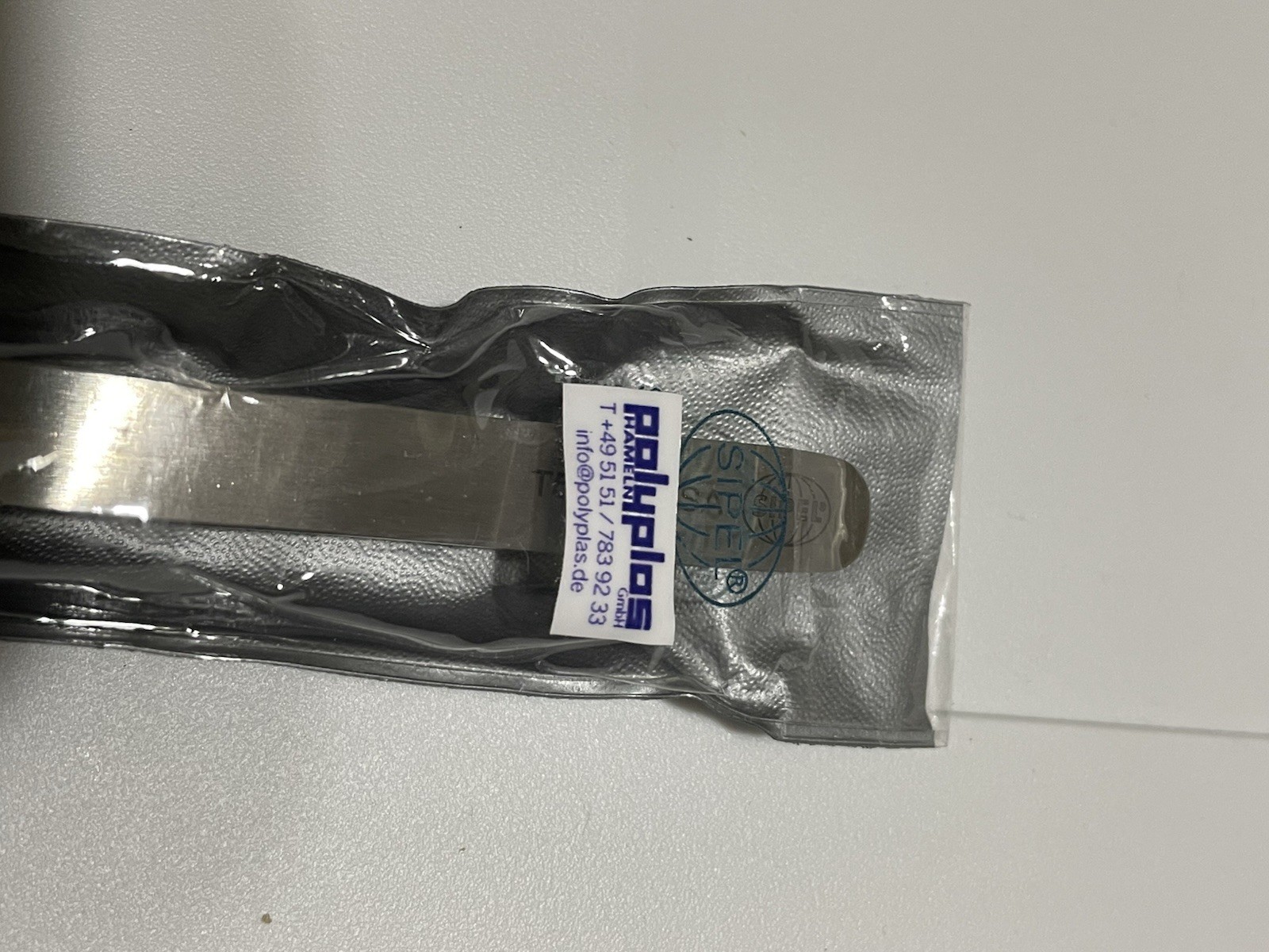 Regine Slant Tweezer -T5508W-SA in Switzerland Stainless Steel Regine Slant Tweezer -T5508W-SA in Switzerland Stainless Steel