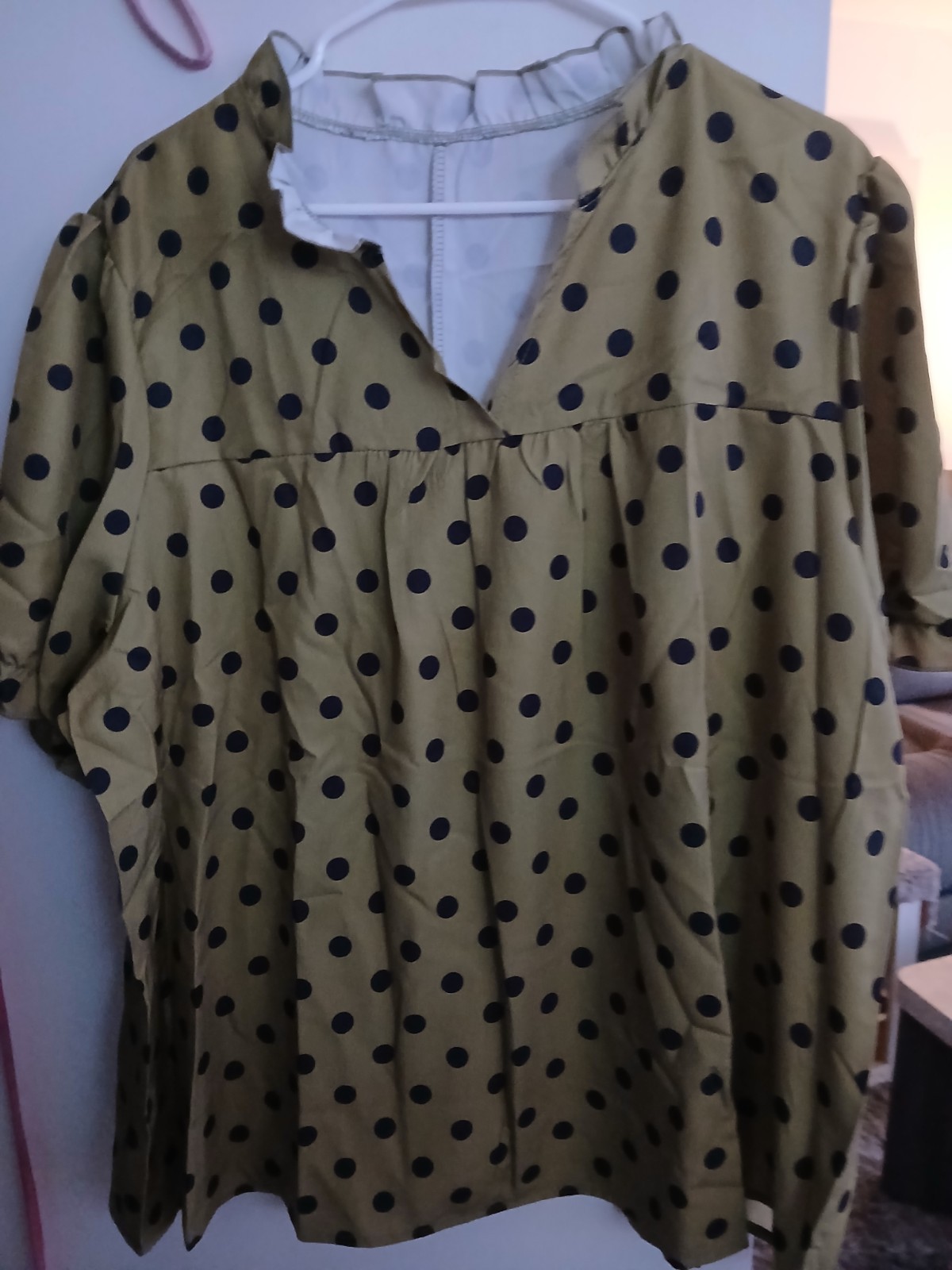 Ladies 4x NWOT Polka Dot Blouse Ladies 4x NWOT Polka Dot Blouse