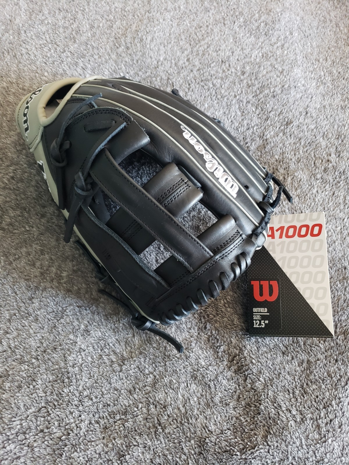 Wilson A1000 Baseball Glove RHT 12.5 Wilson A1000 Baseball Glove RHT 12.5