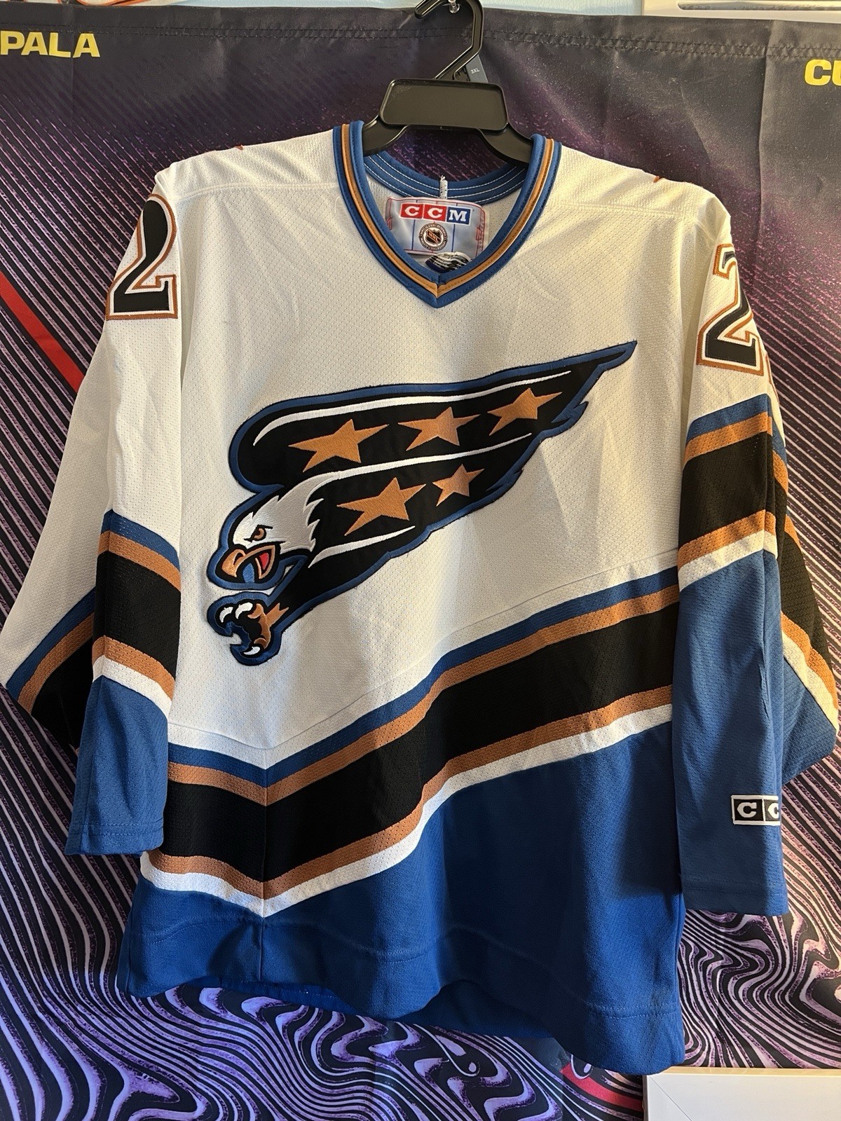 Vintage CCM Washington Capitals Hockey Jersey Men Medium Screaming Eagle NHL 90s Vintage CCM Washington Capitals Hockey Jersey Men Medium Screaming Eagle NHL 90s