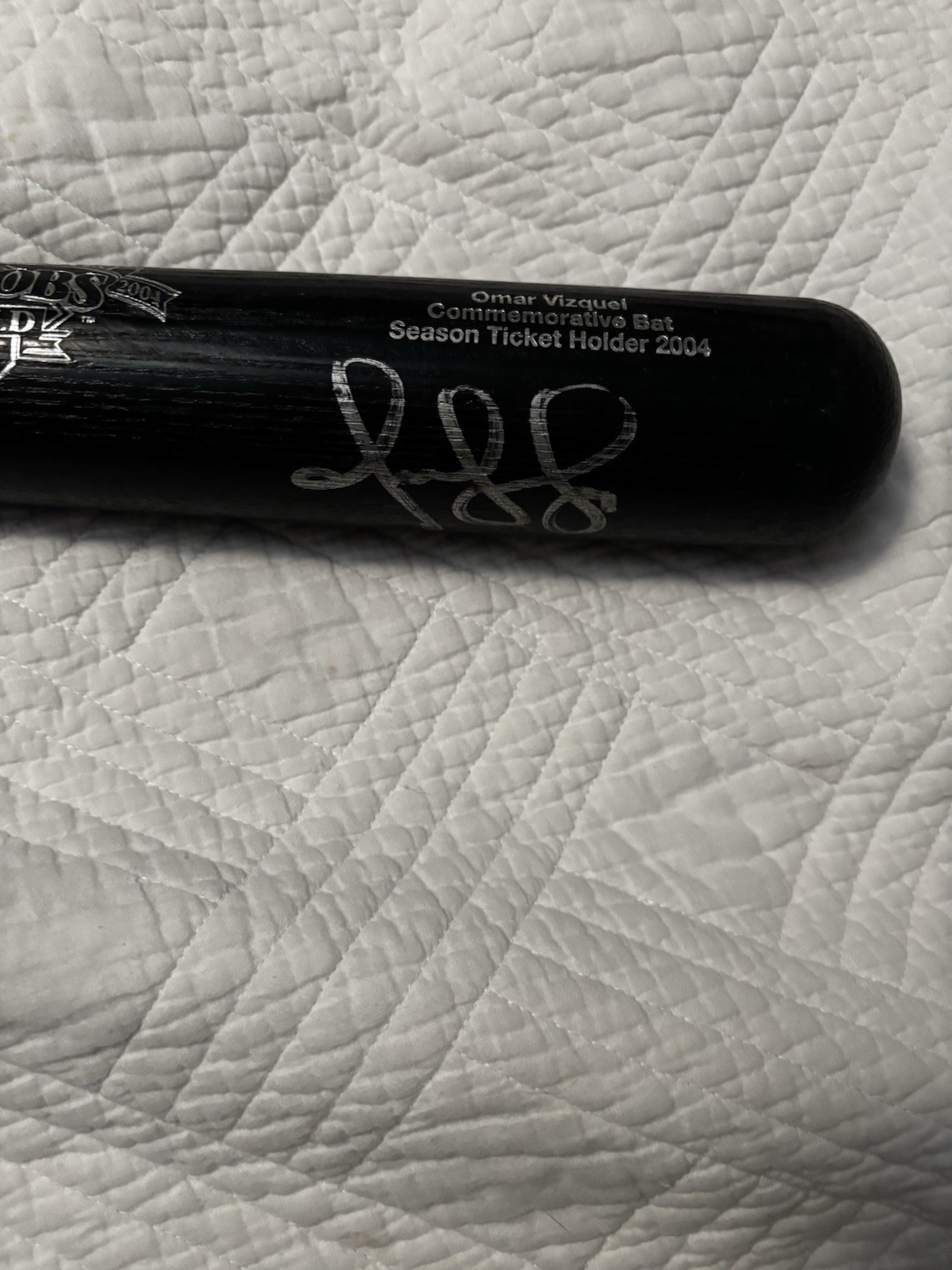 Omar Vizquel Autograph Bat Season Ticket Holder Giveaway Cleveland Indians Omar Vizquel Autograph Bat Season Ticket Holder Giveaway Cleveland Indians