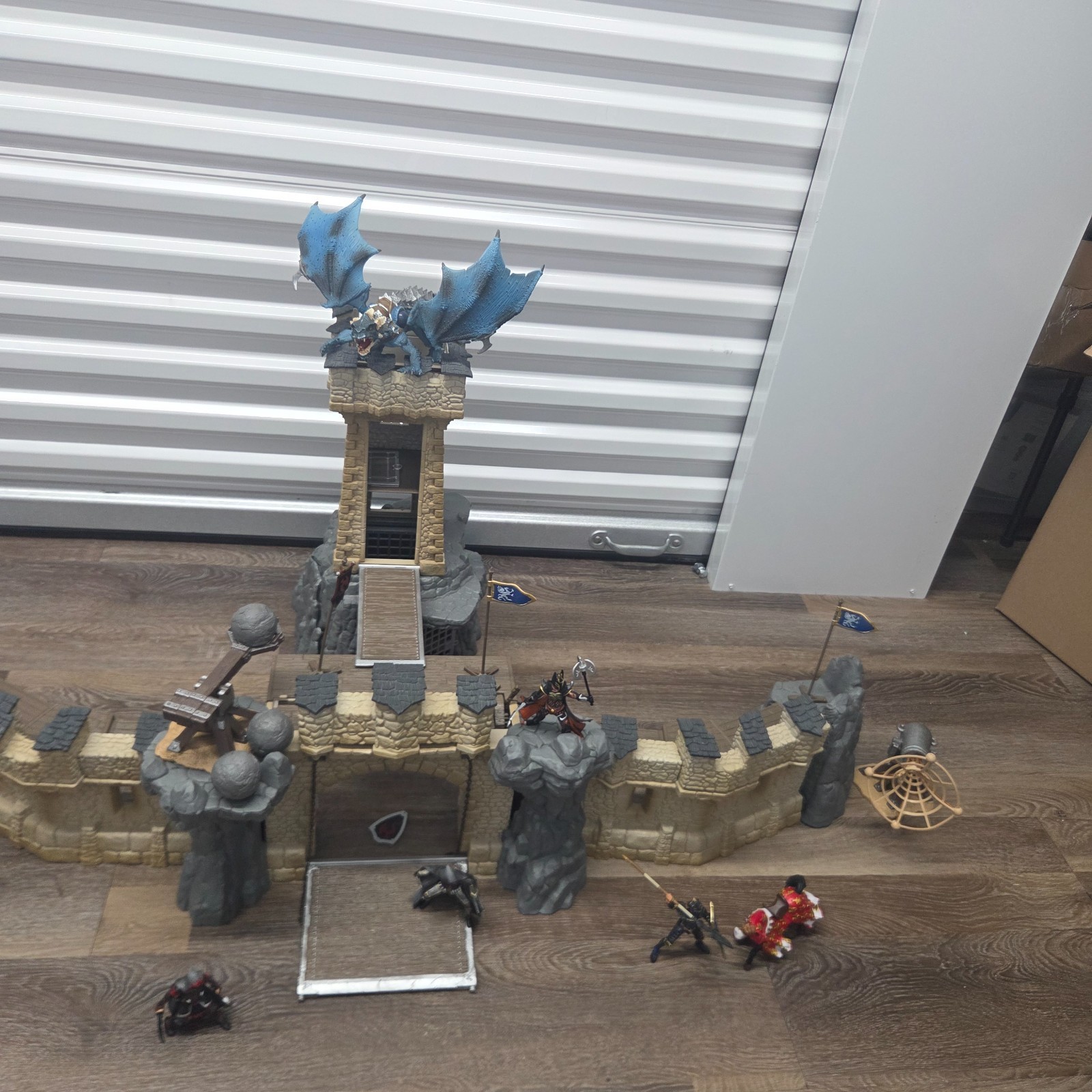 Schleich Dragon Castle Fortress 42102 Set Blue Dragon Knights Boulders Wall Schleich Dragon Castle Fortress 42102 Set Blue Dragon Knights Boulders Wall