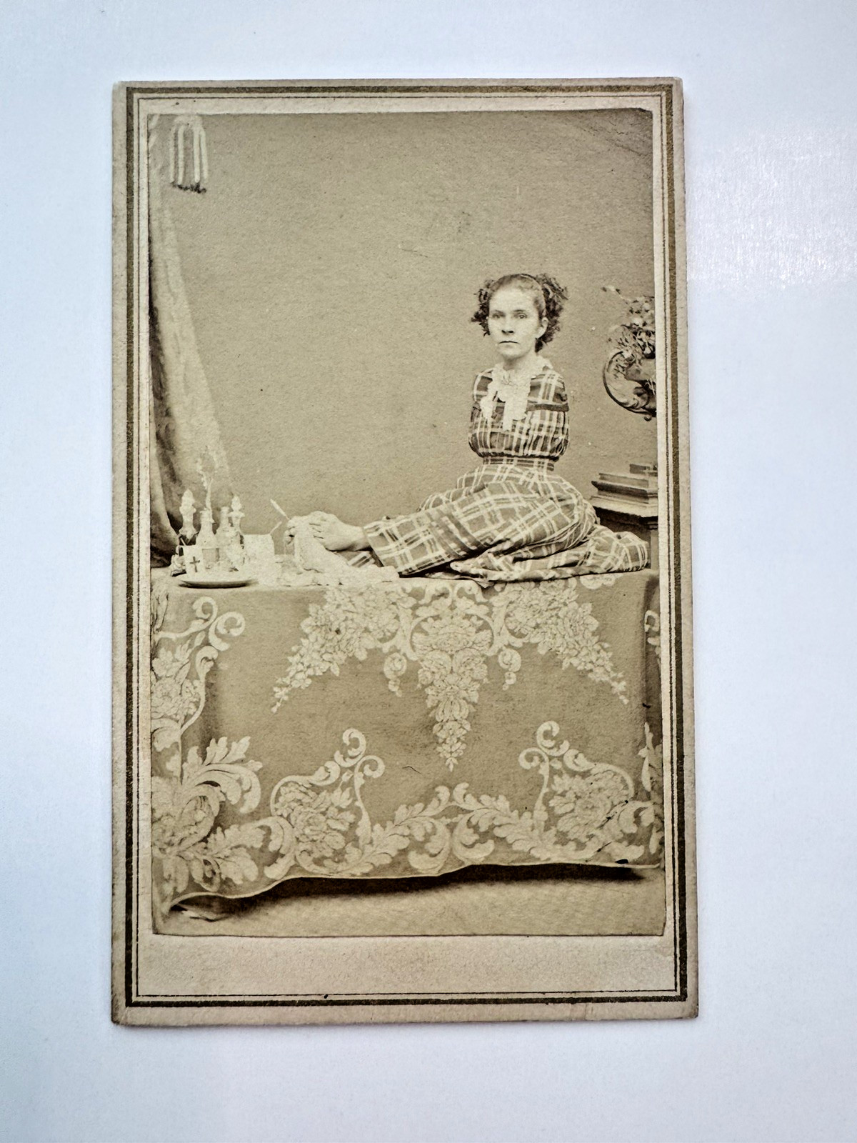 Ann E. Leak CDV Photo C.1871 Signed with her Feet. Barnum Circus Sideshow
