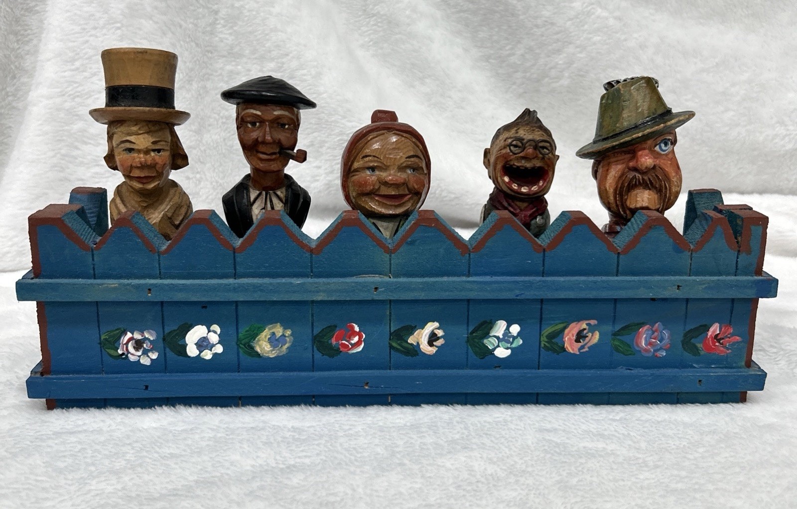 VTG ANRI Hand Carved Wood Bottle Stoppers Set of 5 w/ Folk Art Wall Rack Lot VTG ANRI Hand Carved Wood Bottle Stoppers Set of 5 w/ Folk Art Wall Rack Lot